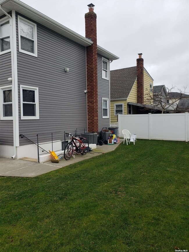 226 Garfield Ave, Mineola, NY 11501 House Rental in Mineola, NY