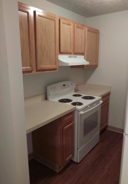 Building Photo - 74 1st St SE, Barberton, Oh 44203 Apt 18