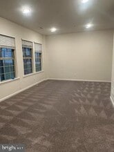 Building Photo - 33 Addison Ln