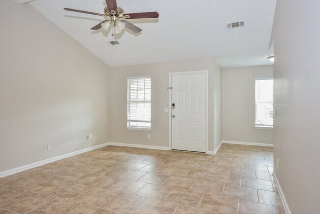 Foto del edificio - 4104 Pepperwood Dr