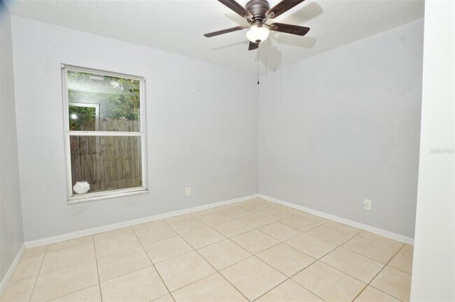 Building Photo - 608 Oakford Way