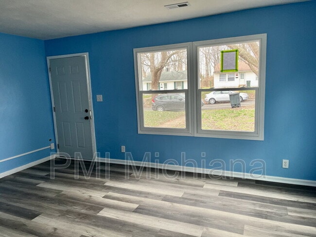 Foto del edificio - 1909 Swygart Ave