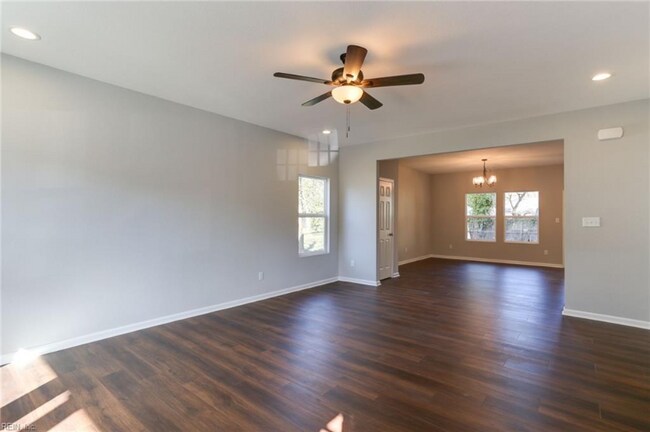 Foto del edificio - 912 Workwood Rd