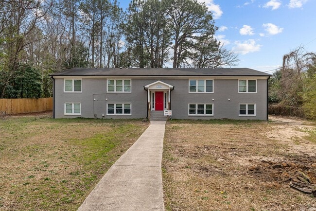 Building Photo - Newly Renovated, Uniquely Yours! Now Leasing 2 bed 1 bath Apartments.