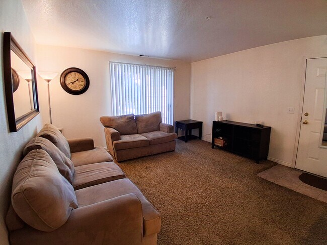 Foto del edificio - 104 W 1230 N St