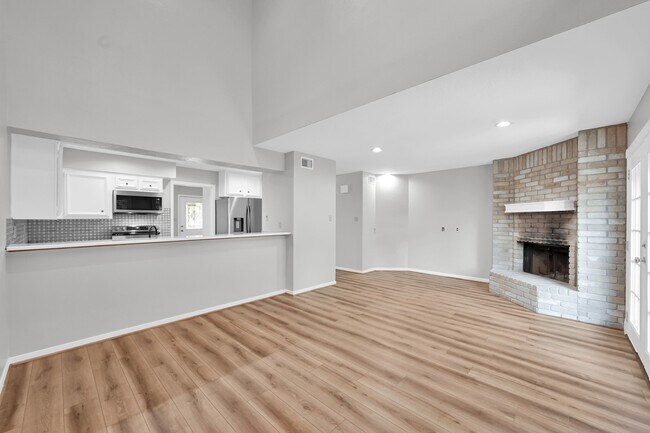 Foto del edificio - 3843 Knollcrest Dr