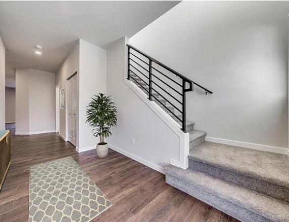 Entrada/pasillo - 7619 11th Pl SE