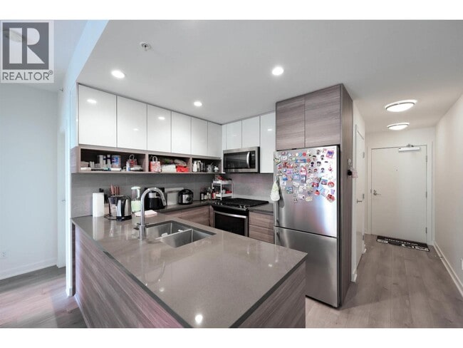 Building Photo - 8850 University Crescent