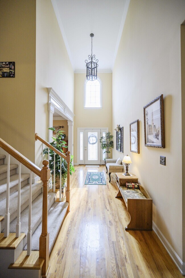 Building Photo - 2412 Garrison Cove