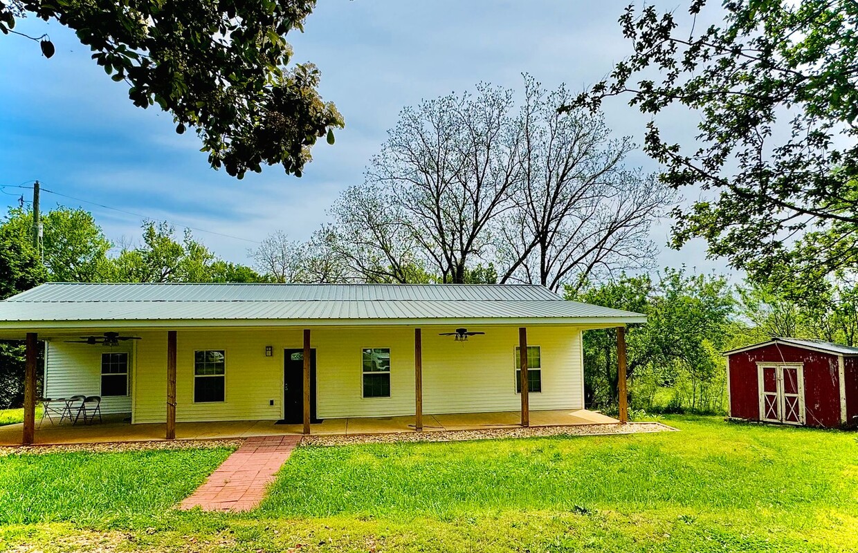 Foto principal - Beautifully Renovated 3-Bedroom Home with ...