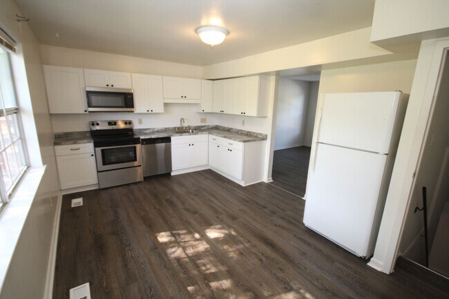 Foto del edificio - Freshly renovated 3 bedroom with bonus room in Edgewood, MD!