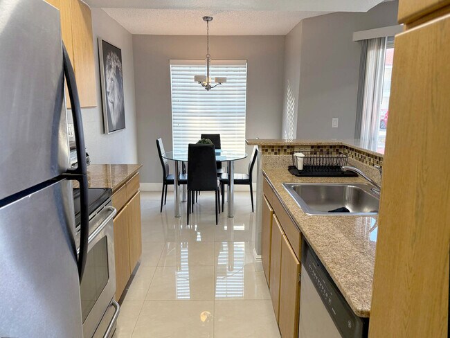 Foto del edificio - 11582 Westwood Blvd