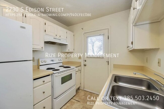 Building Photo - 2730 S Edison St