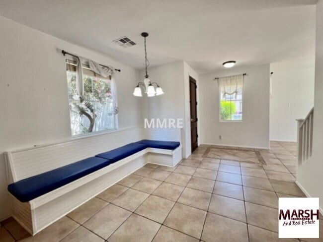 Building Photo - Cozy 2-story home with 3 bedrooms in Crism...