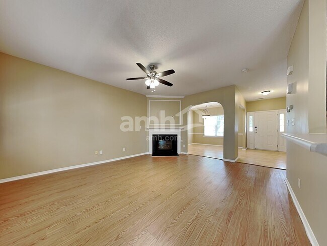 Building Photo - 3049 Buttonwood Ln