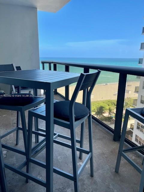 Foto del edificio - 6039 Collins Ave