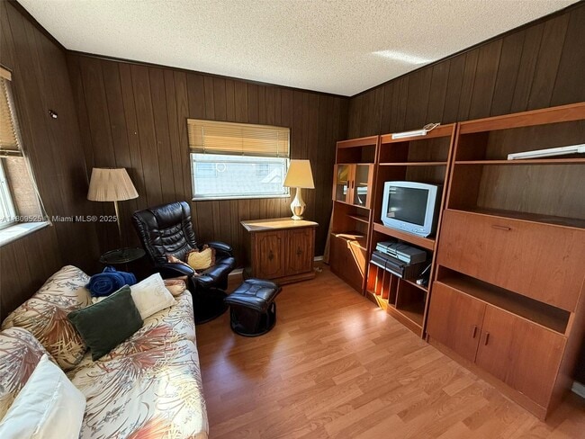 Foto del edificio - 7205 W Atlantic Blvd