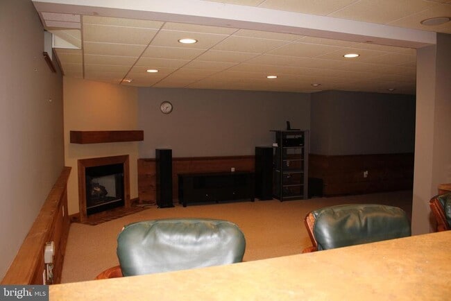 Building Photo - 176 S Patricia Dr