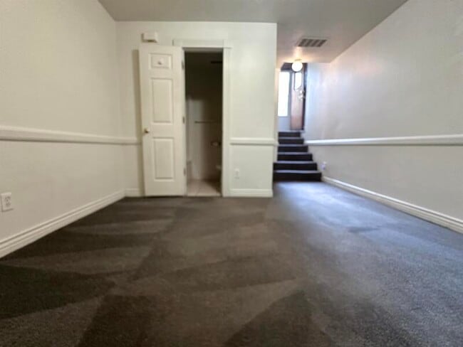 Building Photo - 18 N 200 E