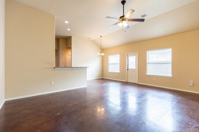 Foto del edificio - 2615 Pahmeyer Rd