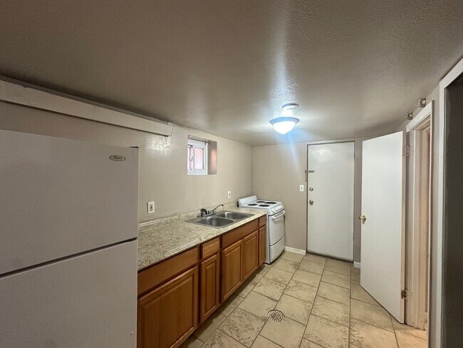 Foto del edificio - Shaul Properties - 419 1/2 W 14th