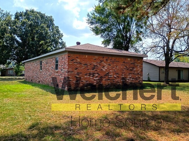 Building Photo - Comfortable 3-Bed, 2-Bath Rental in Quiet ...