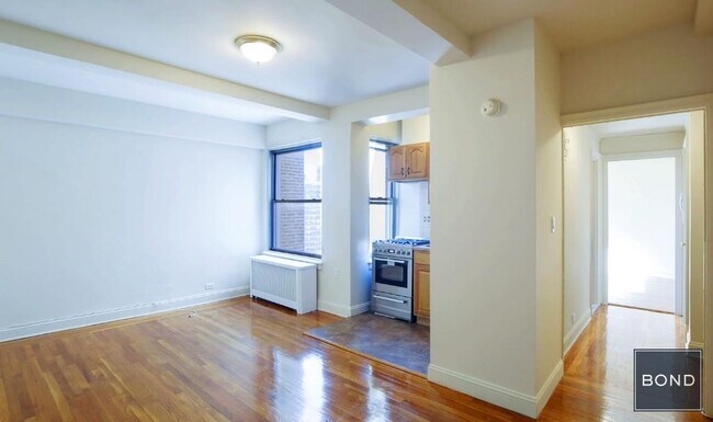Building Photo - 301 E 38th St