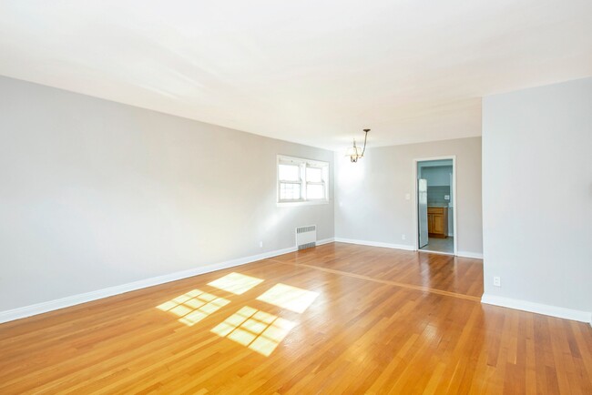Building Photo - 32 Lester Pl