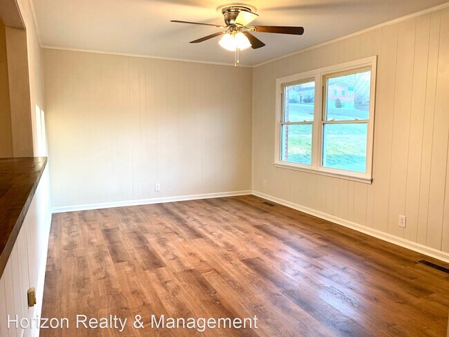 Building Photo - 3 br, 1.5 bath House - 321 Clearview Dr
