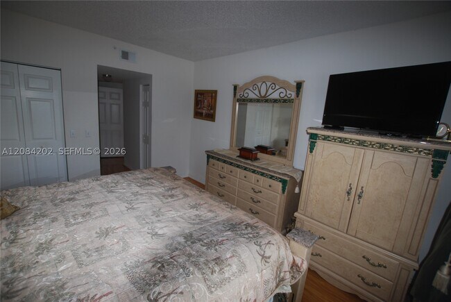 Building Photo - 1310 Tuscany Way