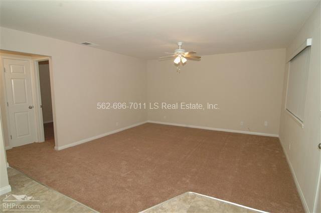 Building Photo - 18211 Via Calma