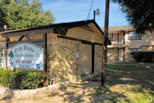 Oak Place Apartments Apartments - Prairie View, TX | Apartments.com