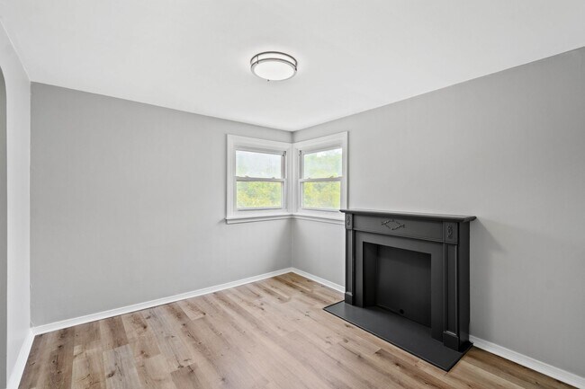 Foto del edificio - STUNNING TWO BEDROOM IN DRAVOSBURG!! COZY ...