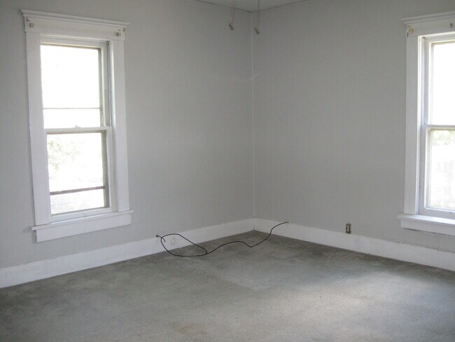 Foto del edificio - 811-813 W University Ave