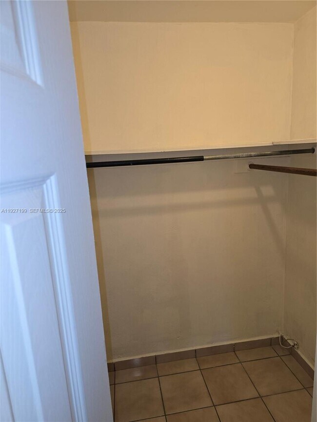 Foto del edificio - 1113 NE 2nd St