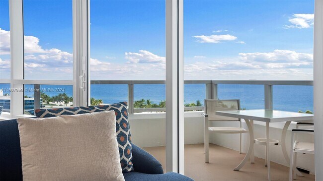 Foto del edificio - 4401 Collins Ave
