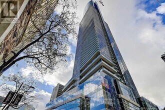 Building Photo - 388 Yonge St