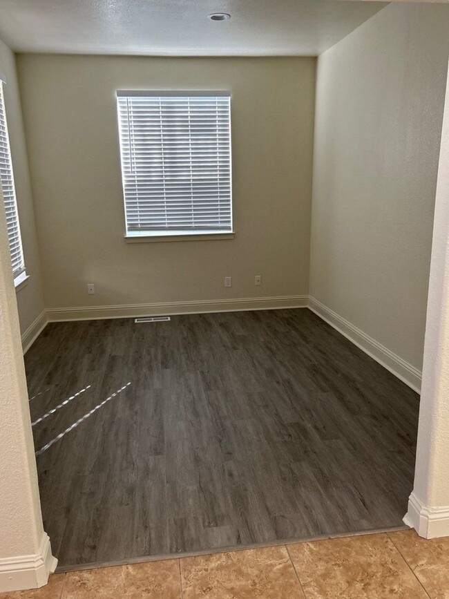 Foto del edificio - 3971 Whispering Wind Drive