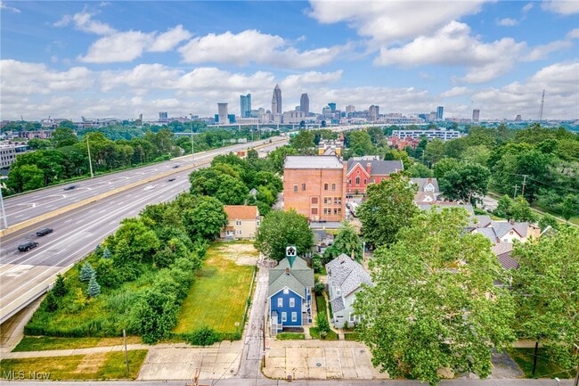 Building Photo - 1426 Starkweather Ave