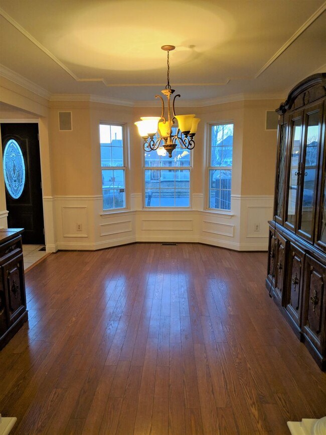 Building Photo - Elegant 5-Bedroom Colonial with Canal View...