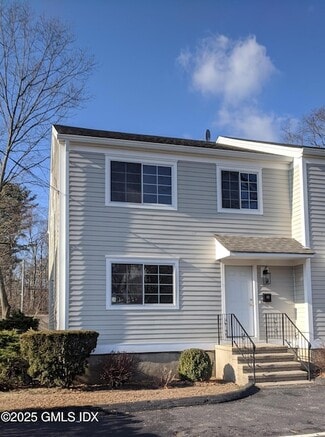 Building Photo - 82 Cos Cob Ave