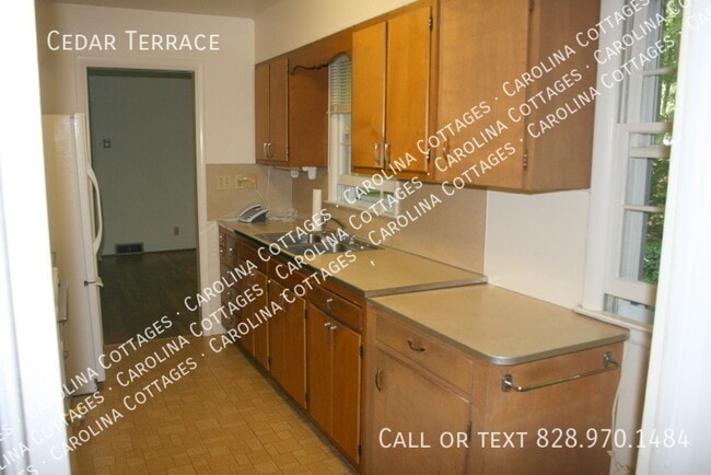 Building Photo - 2 Cedar Terrace
