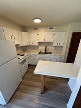 Building Photo - 2014 W Woodriver Dr