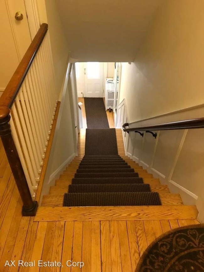 Foto del edificio - 2 br, 1 bath Apartment - 11 Maurice Ave