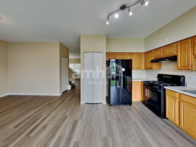 Building Photo - 4308 Dillon St