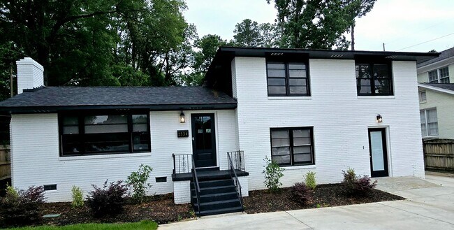 Foto del edificio - 2534 Forest Dr