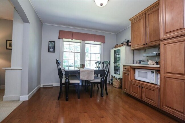 Foto del edificio - 2856 Elmwood Ave