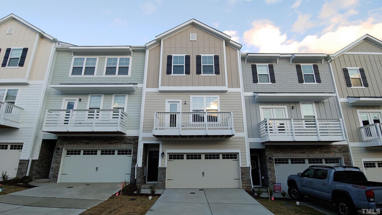 1113 Finch Ct, Apex, NC 27502 Townhouse for Rent in Apex, NC