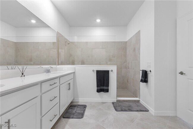 Foto del edificio - 15170 Bluffton Ln