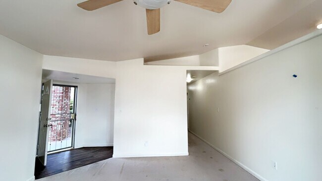 Foto del edificio - Beautiful NW home w/ SOLAR! 3bd+2ba $2,600!!